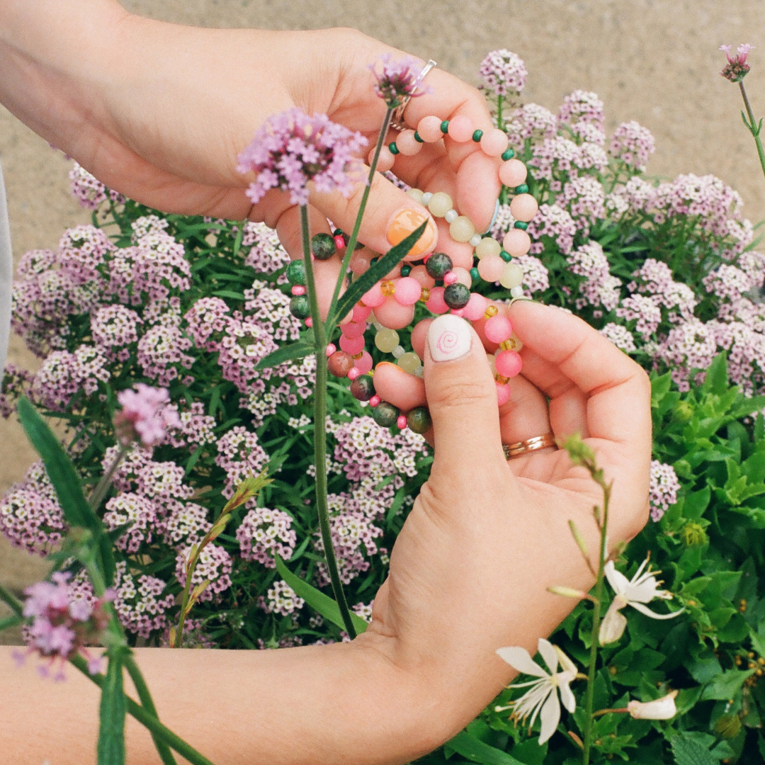 Bracelet with Quartz beads and raspberry glass beads