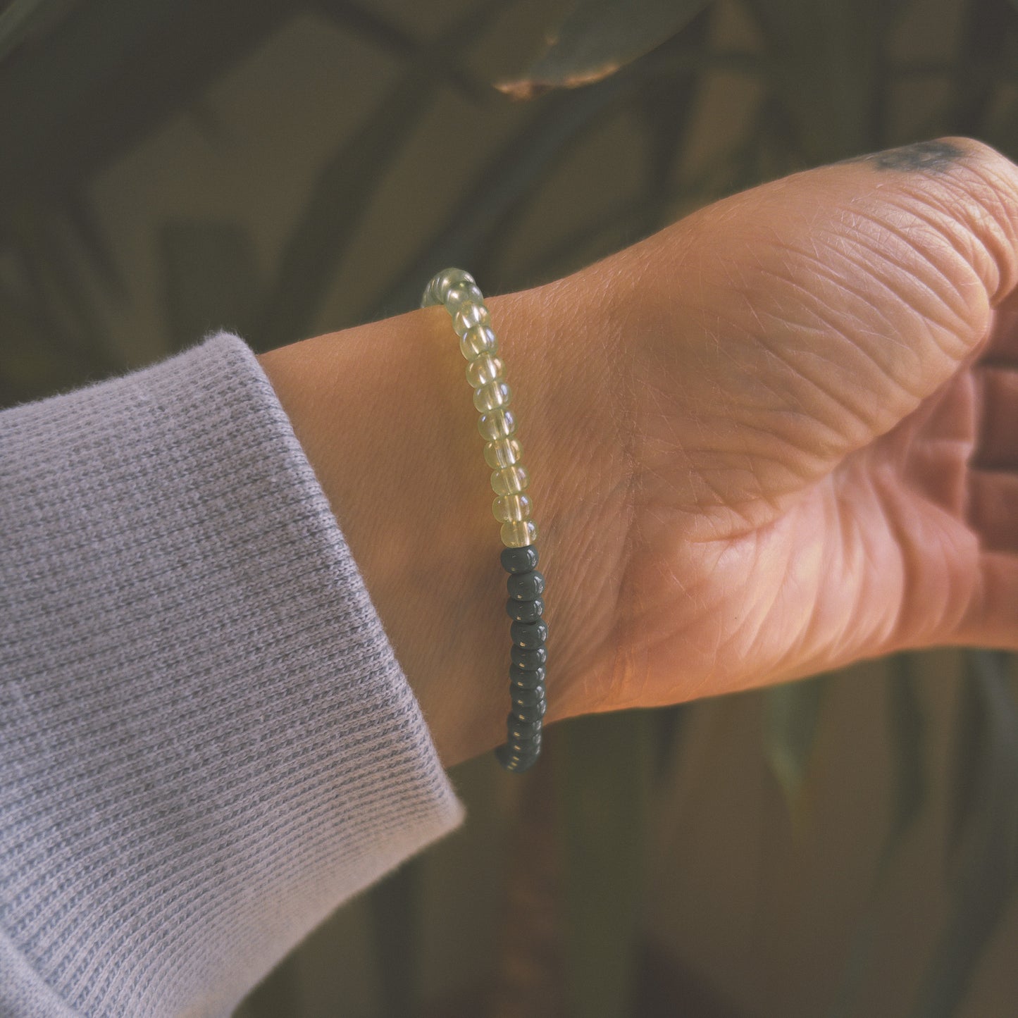 Two-tone shell bracelet