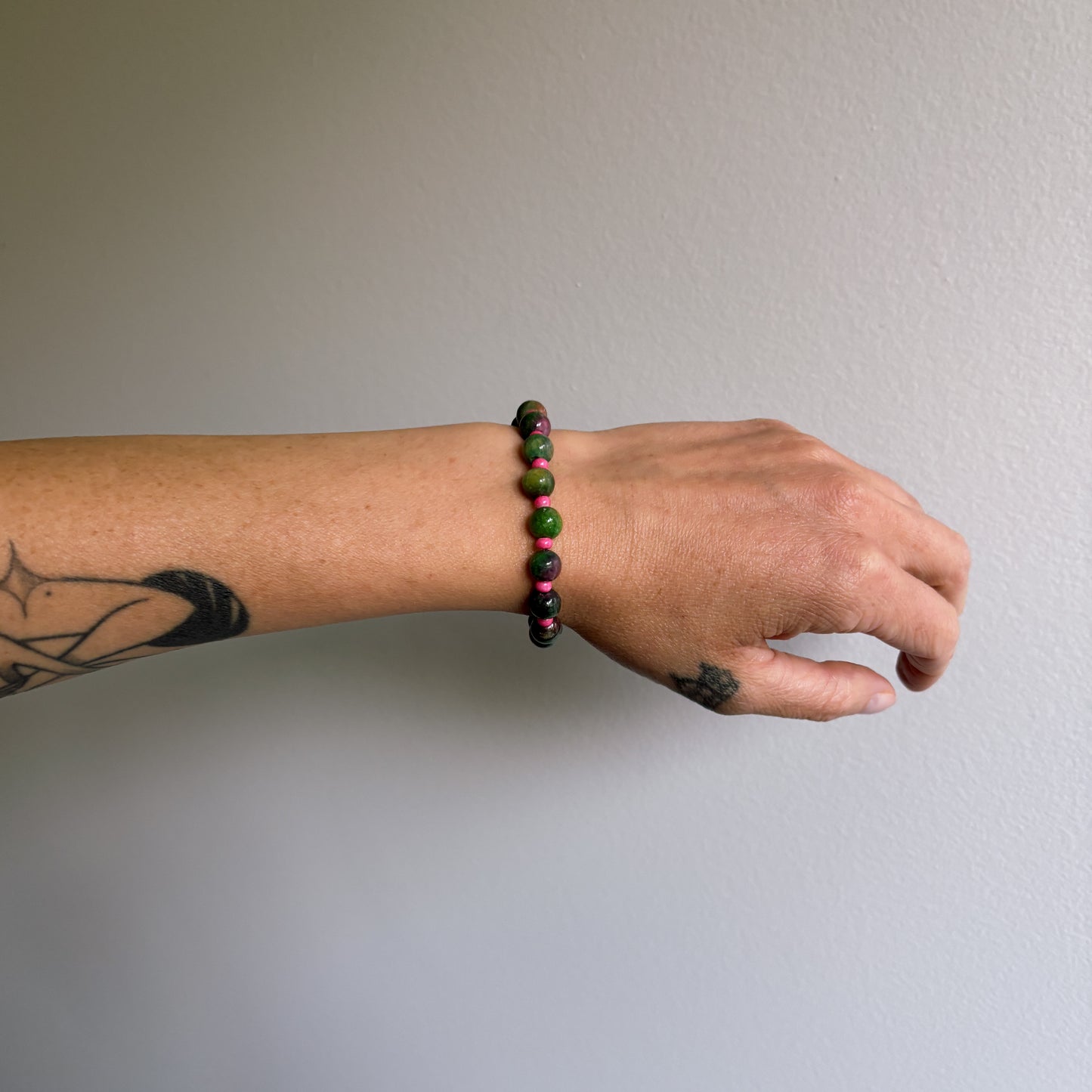 Bracelet avec perles de Quartz et perles en verre framboise