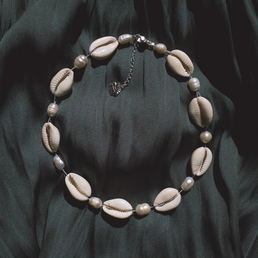 Necklace with shells and freshwater pearls